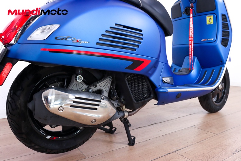 Motorbike image 3
