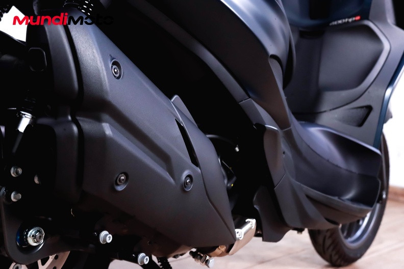 Motorbike image 3