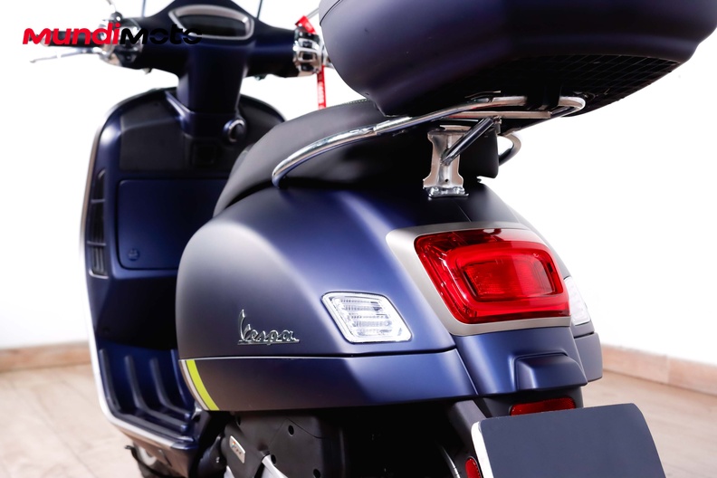 Motorbike image 9