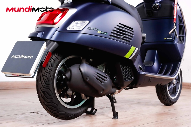 Motorbike image 3