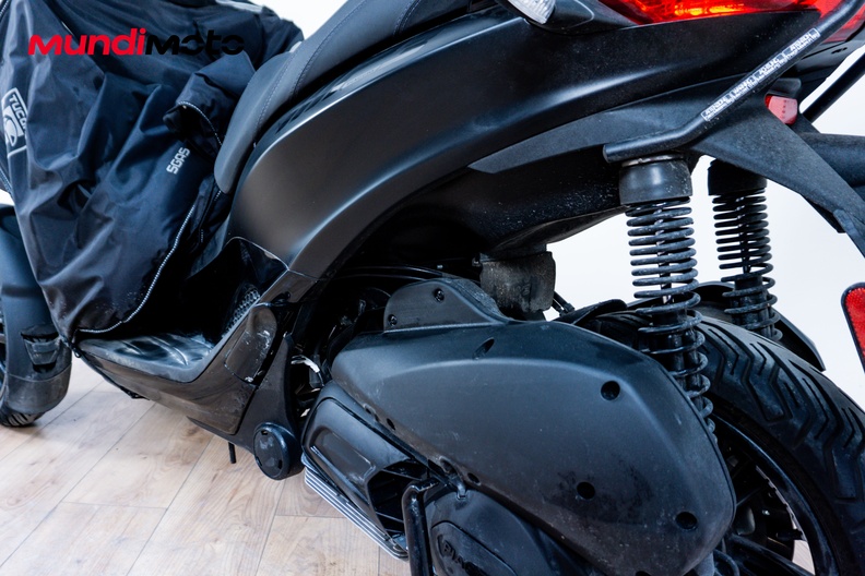 Motorbike image 8
