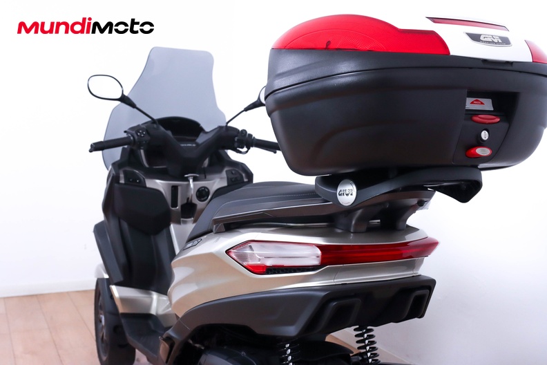 Motorbike image 9