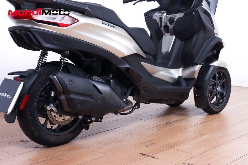 Motorbike image 3