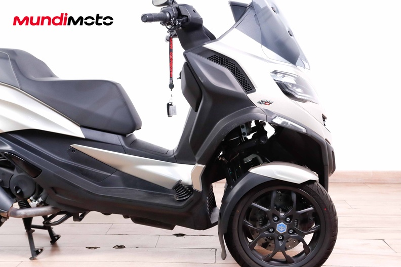 Motorbike image 12
