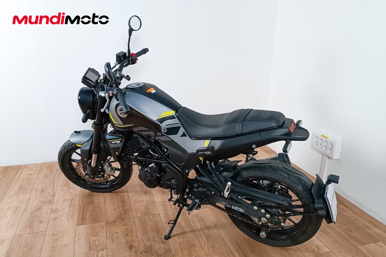 Motorbike image 7