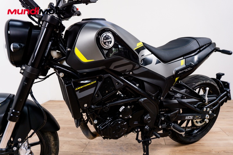 Motorbike image 9