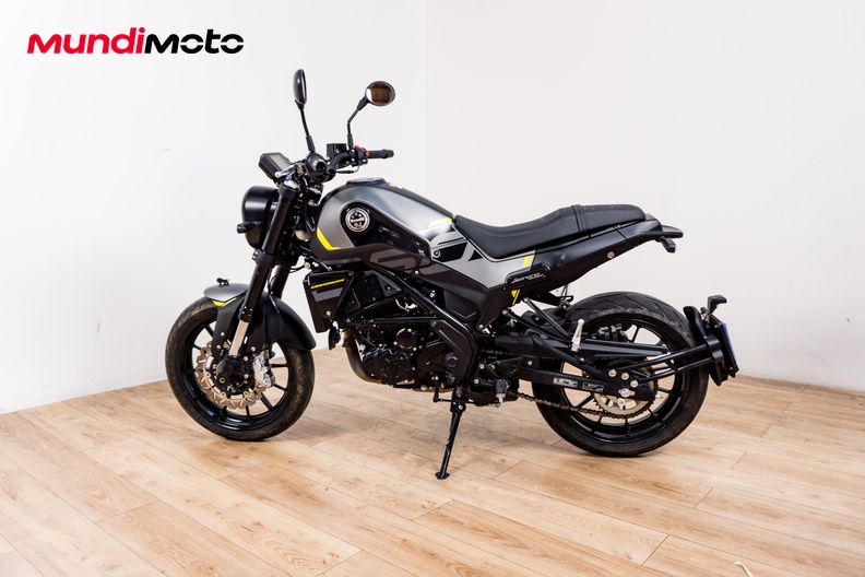 Motorbike image 5