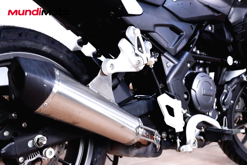 Motorbike image 3