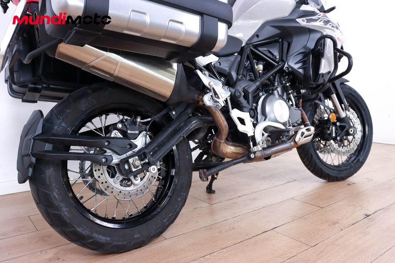 Motorbike image 3