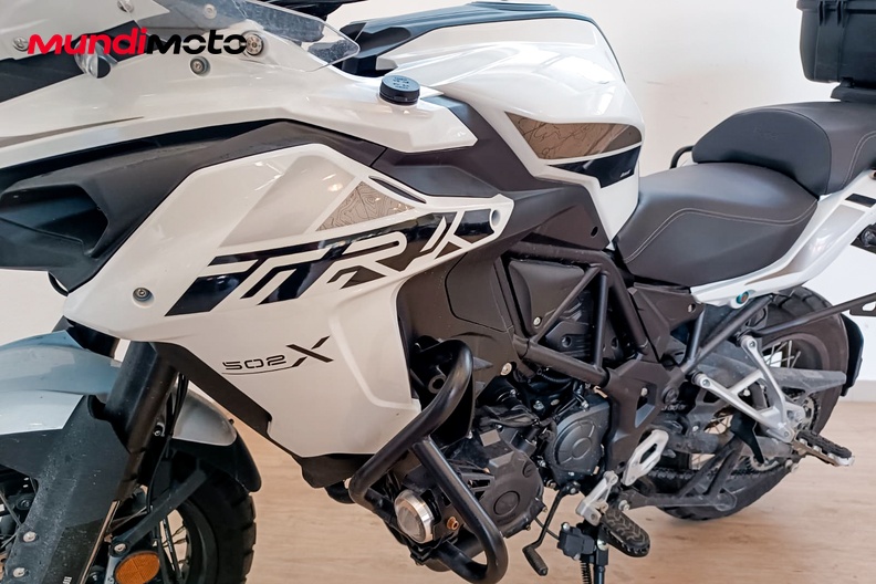 Motorbike image 9