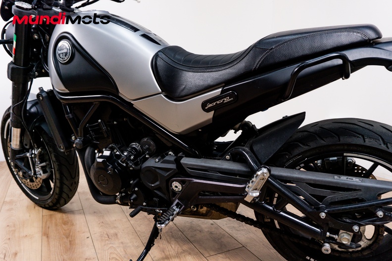 Motorbike image 8