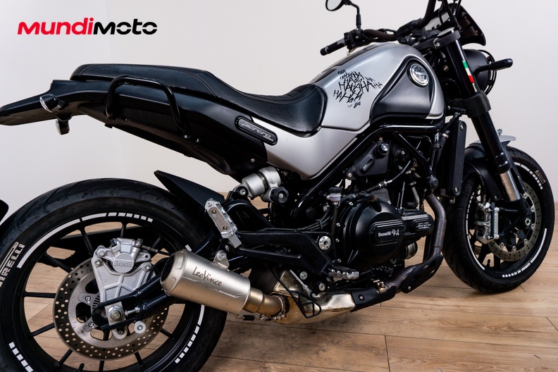 Motorbike image 3