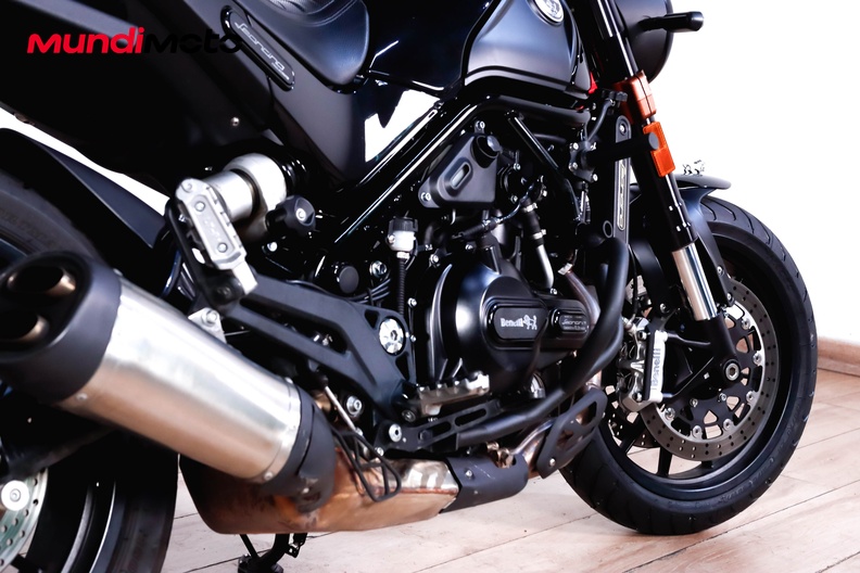Motorbike image 3