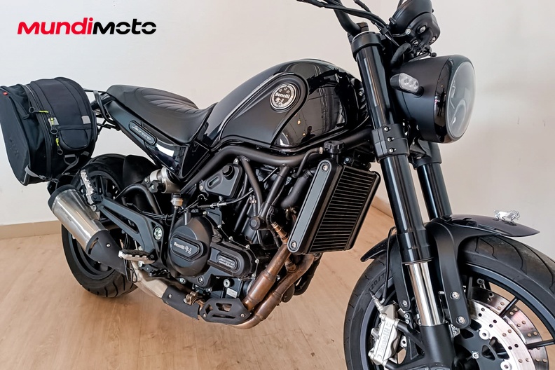 Motorbike image 4