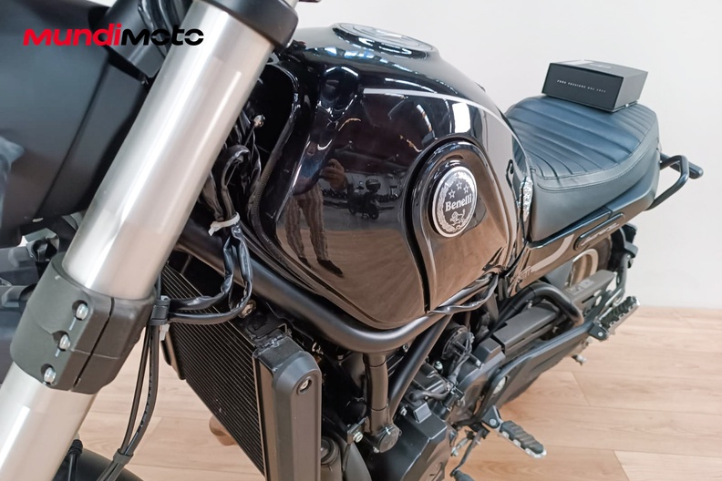 Motorbike image 9