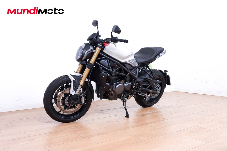 Motorbike image 7