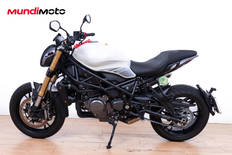 Motorbike image 5