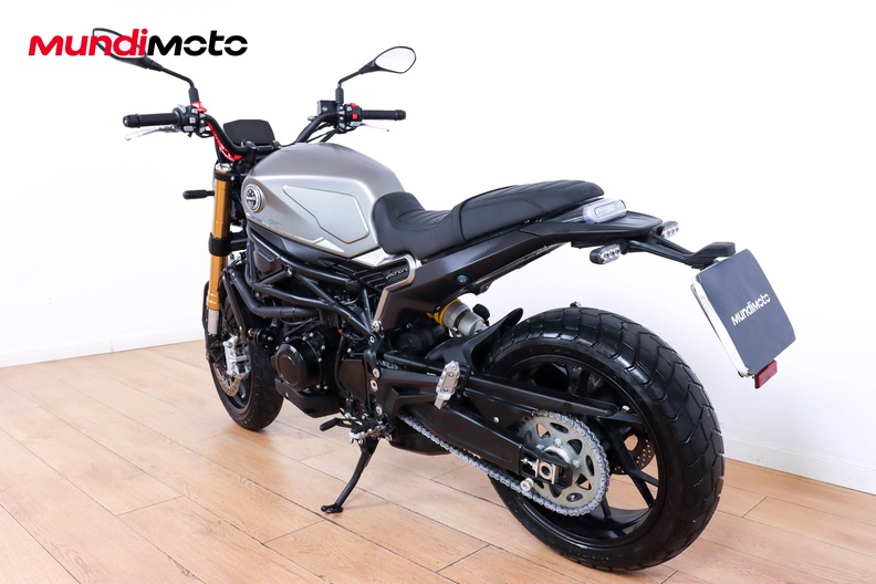 Motorbike image 6