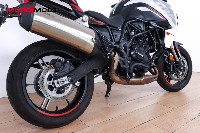 Motorbike image 3