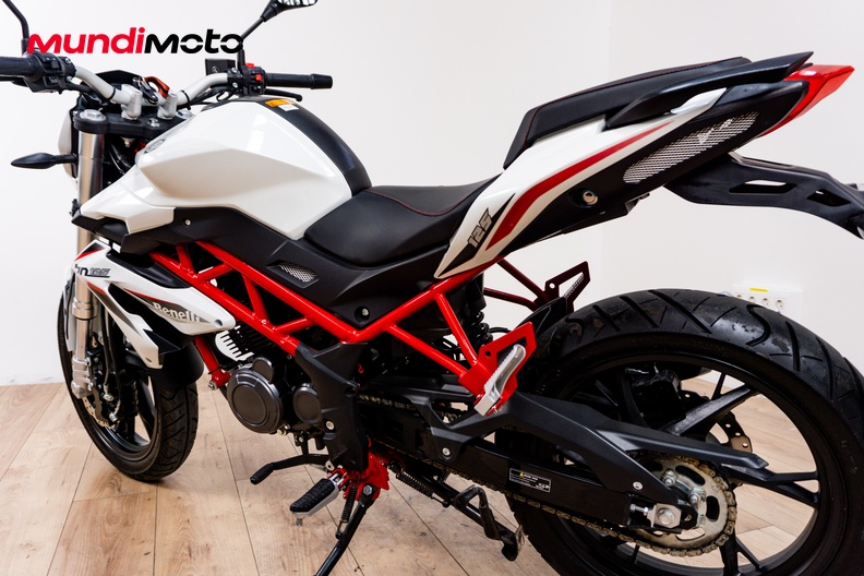 Motorbike image 8