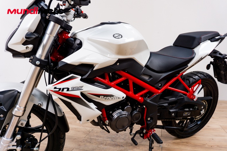 Motorbike image 9