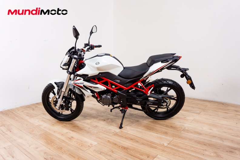 Motorbike image 5
