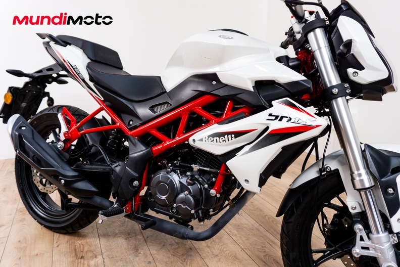 Motorbike image 4