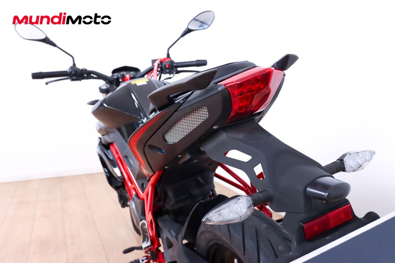 Motorbike image 9