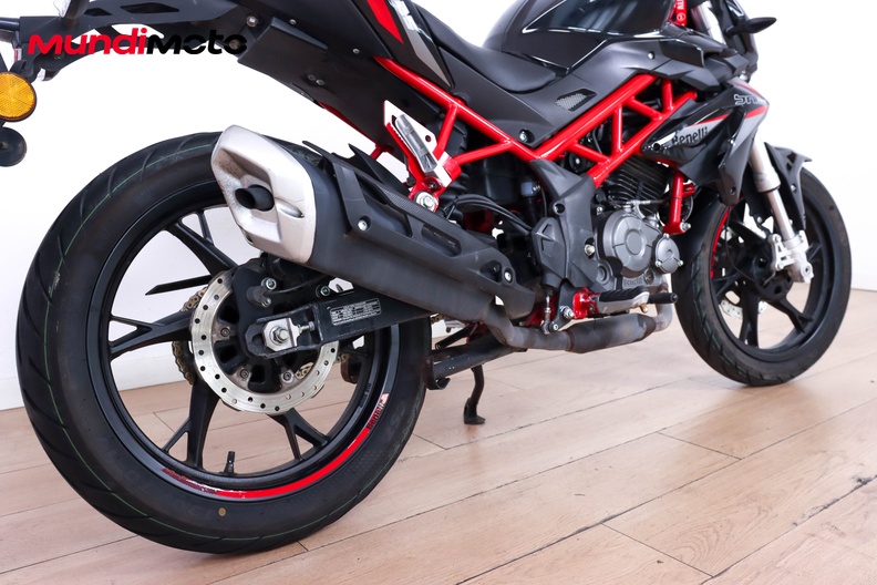 Motorbike image 3