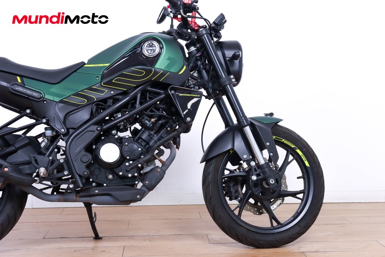 Motorbike image 13