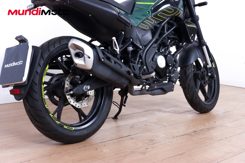 Motorbike image 3