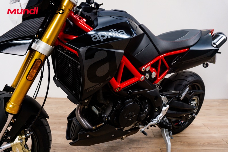 Motorbike image 9