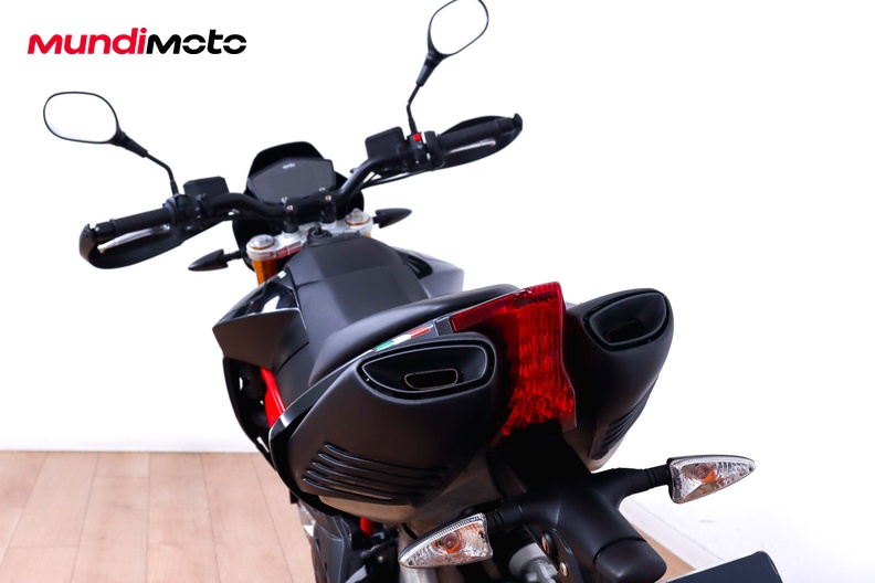 Motorbike image 9