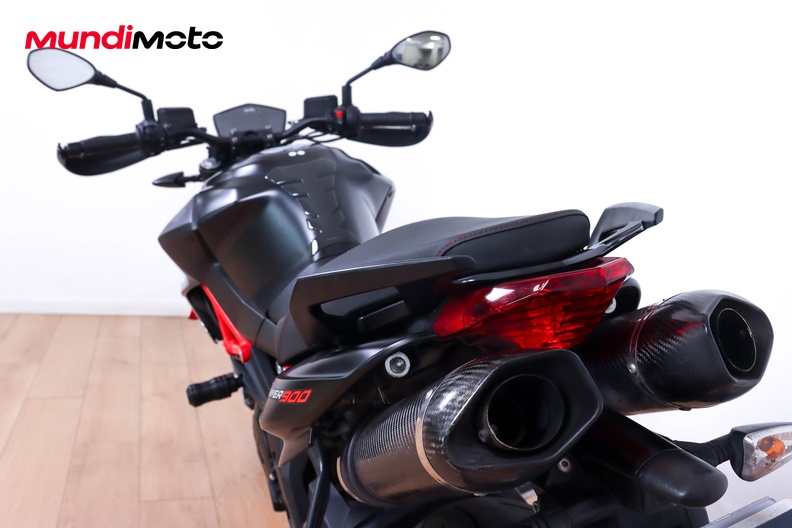 Motorbike image 9