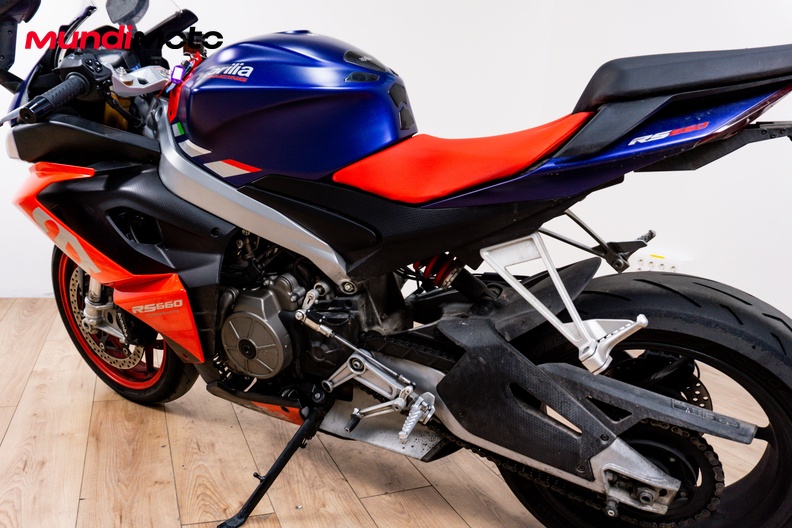 Motorbike image 8