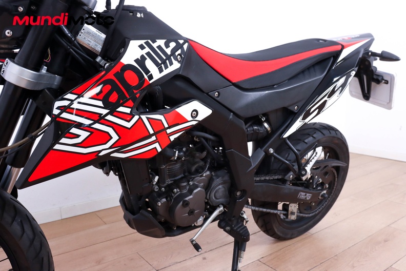 Motorbike image 8