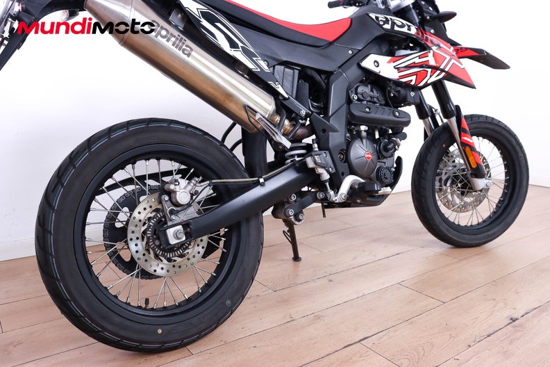 Motorbike image 3