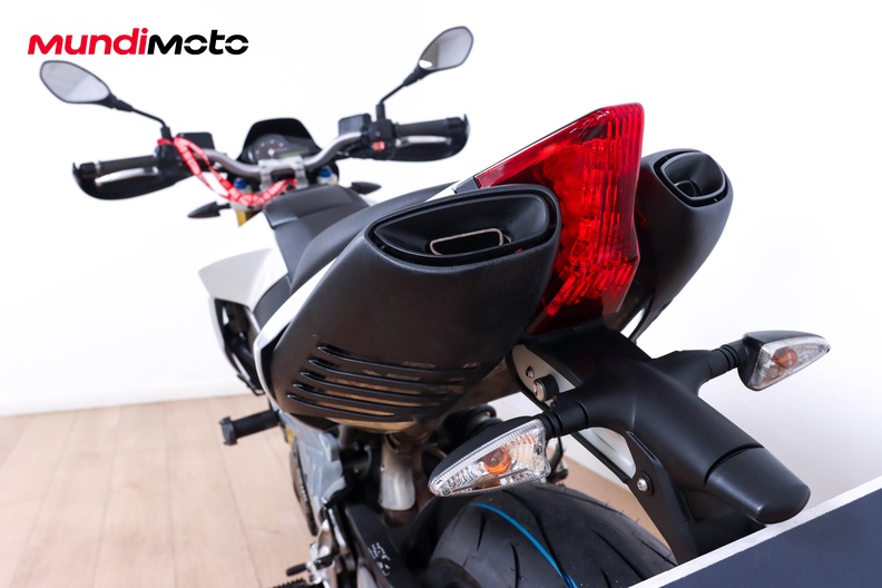 Motorbike image 9