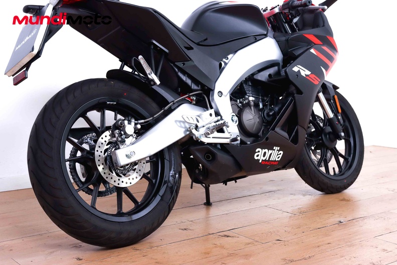 Motorbike image 3