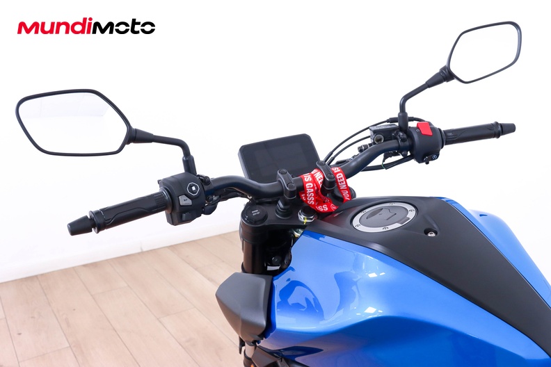 Motorbike image 10
