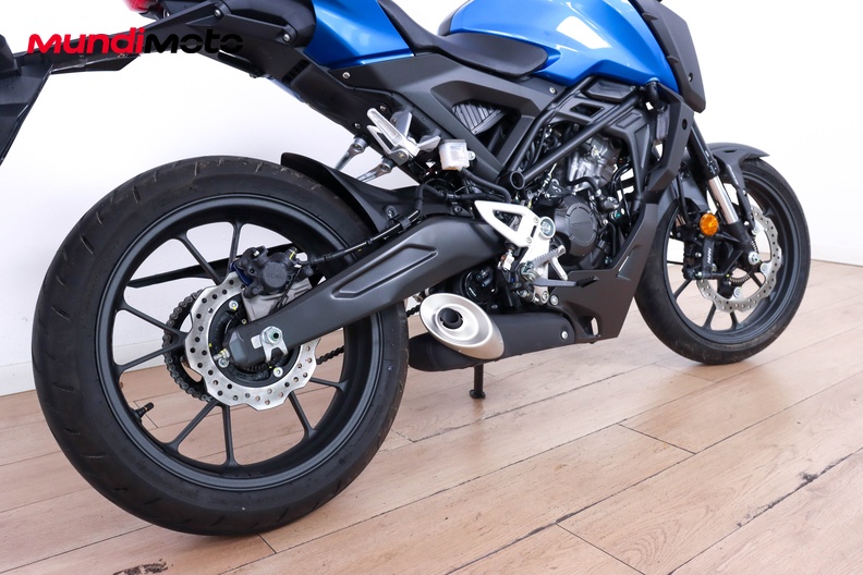 Motorbike image 3