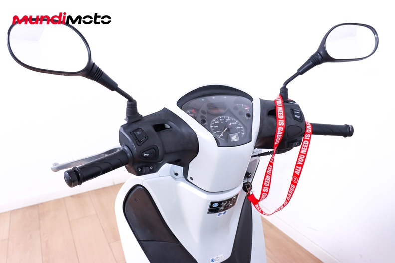 Motorbike image 10