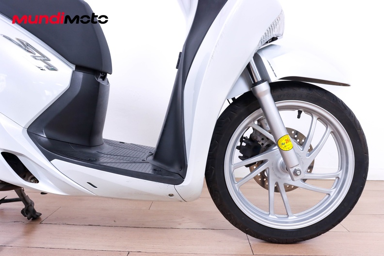 Motorbike image 13