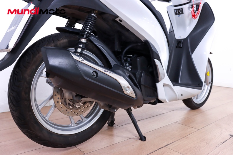 Motorbike image 3
