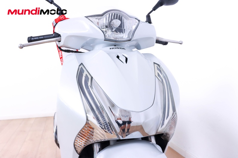 Motorbike image 4