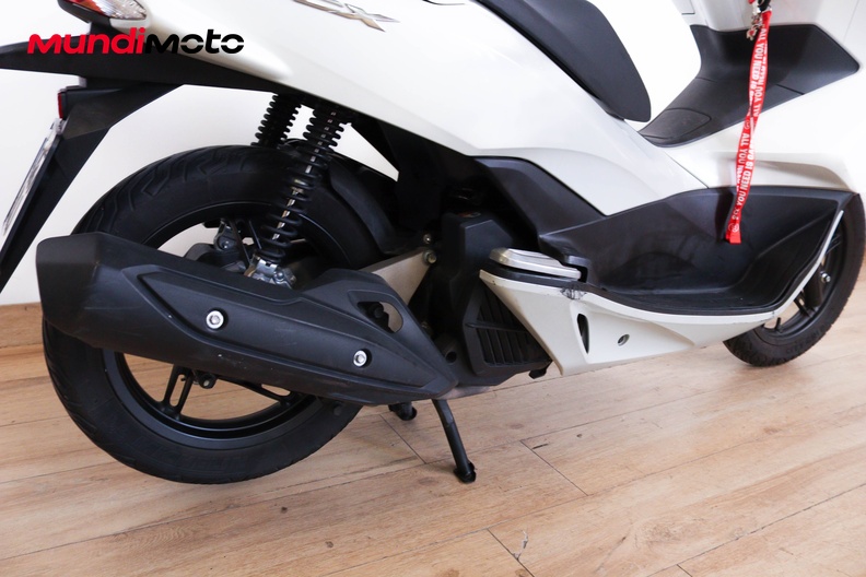 Motorbike image 3