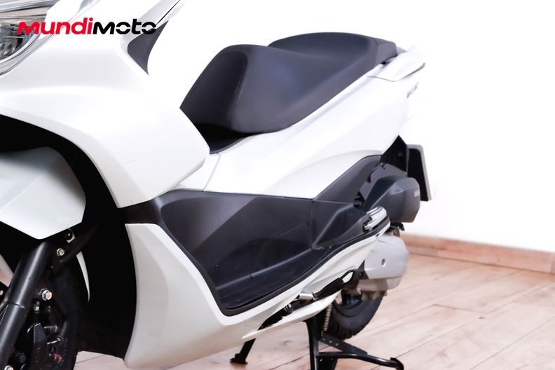 Motorbike image 8