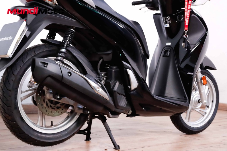 Motorbike image 3