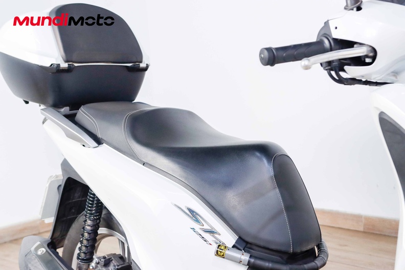 Motorbike image 13