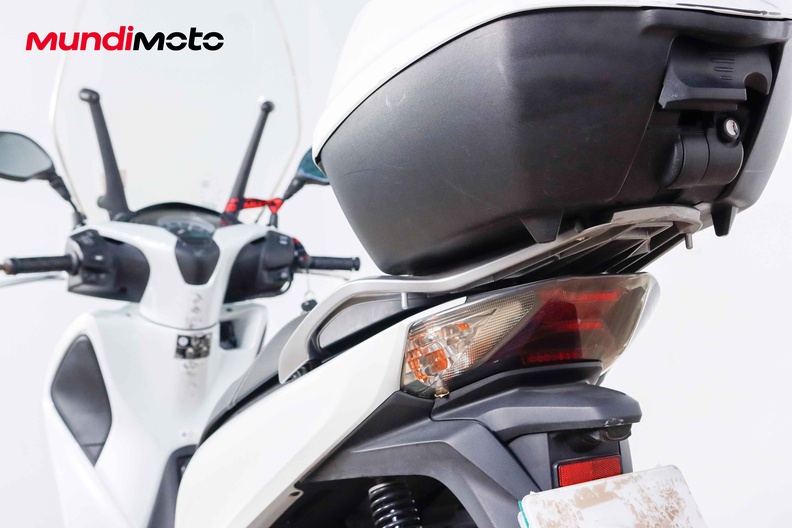Motorbike image 9